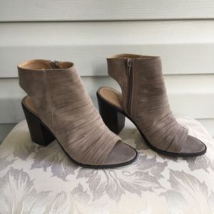 New Directions Taupe Chunky Heels